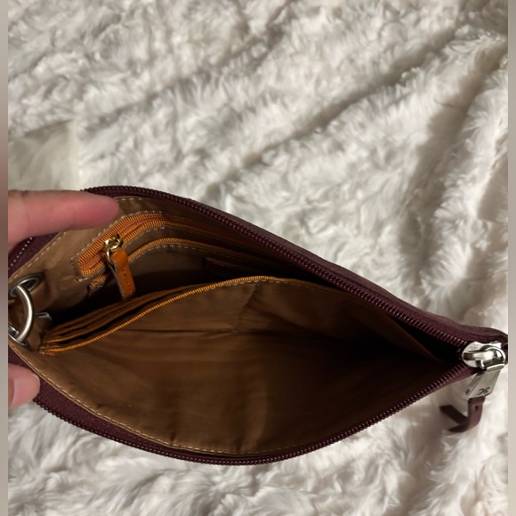 Hobo Burgundy Wine Vida Soft Leather Wristlet & Dust Bag - Picture 6 of 9